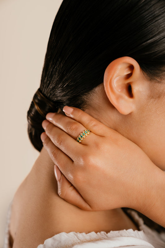 MALIKA Emerald and Diamond Ring image 1