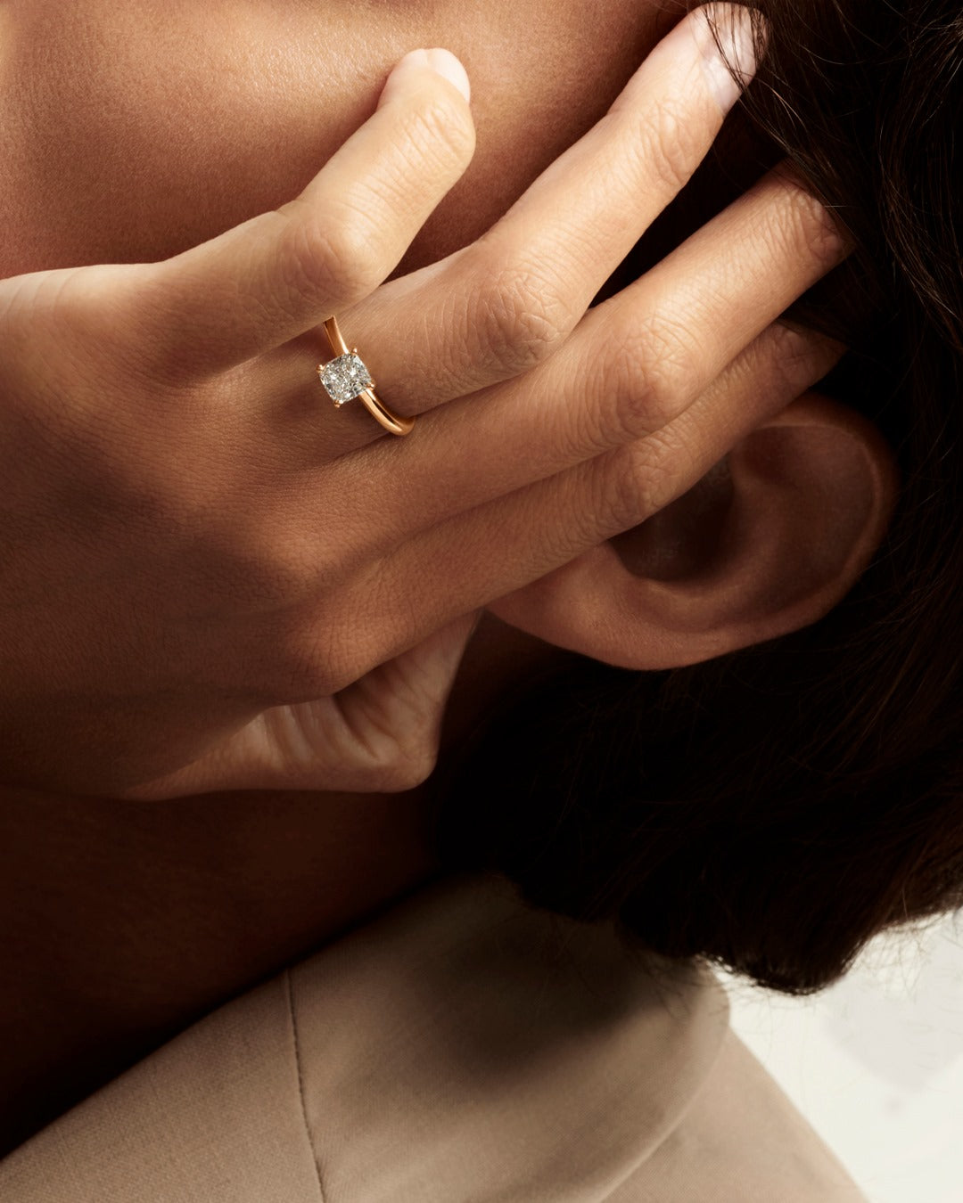 Hafeez Jewellery London Musk 18k rose gold round diamond solitaire engagement ring - on hand model